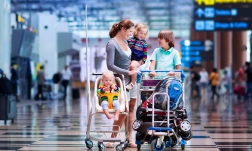 Ile kosztuje podróż samolotem z dziećmi?